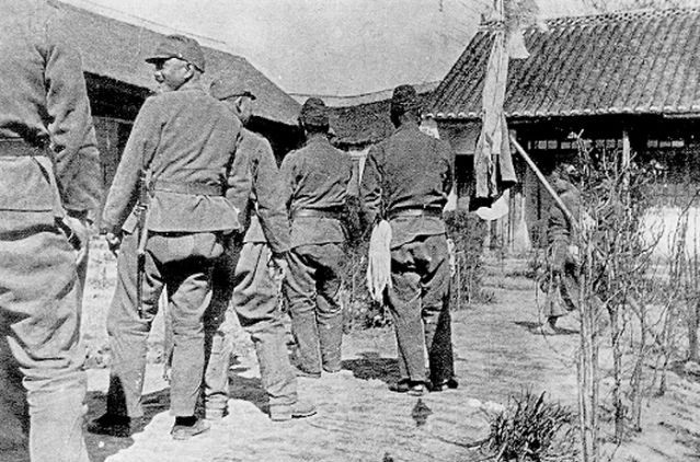무라세 모리야스(村瀬守保) 사진집 『나의 종군중국전선　한일병사가 찍은 전장의 기록(従軍中国戦線)』(일본기관지출판센터(日本機関紙出版),1987)