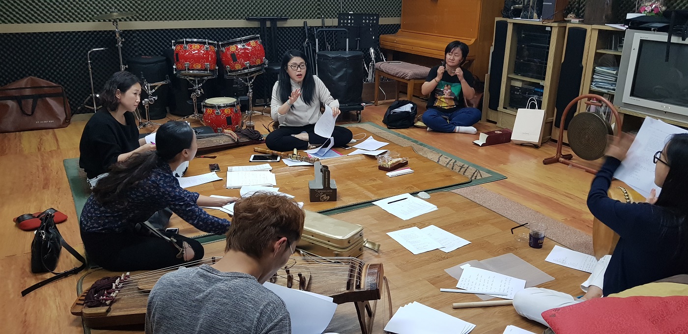 ‘박필근뎐’ 연주자들이 연습을 하고 있다 ©김도연