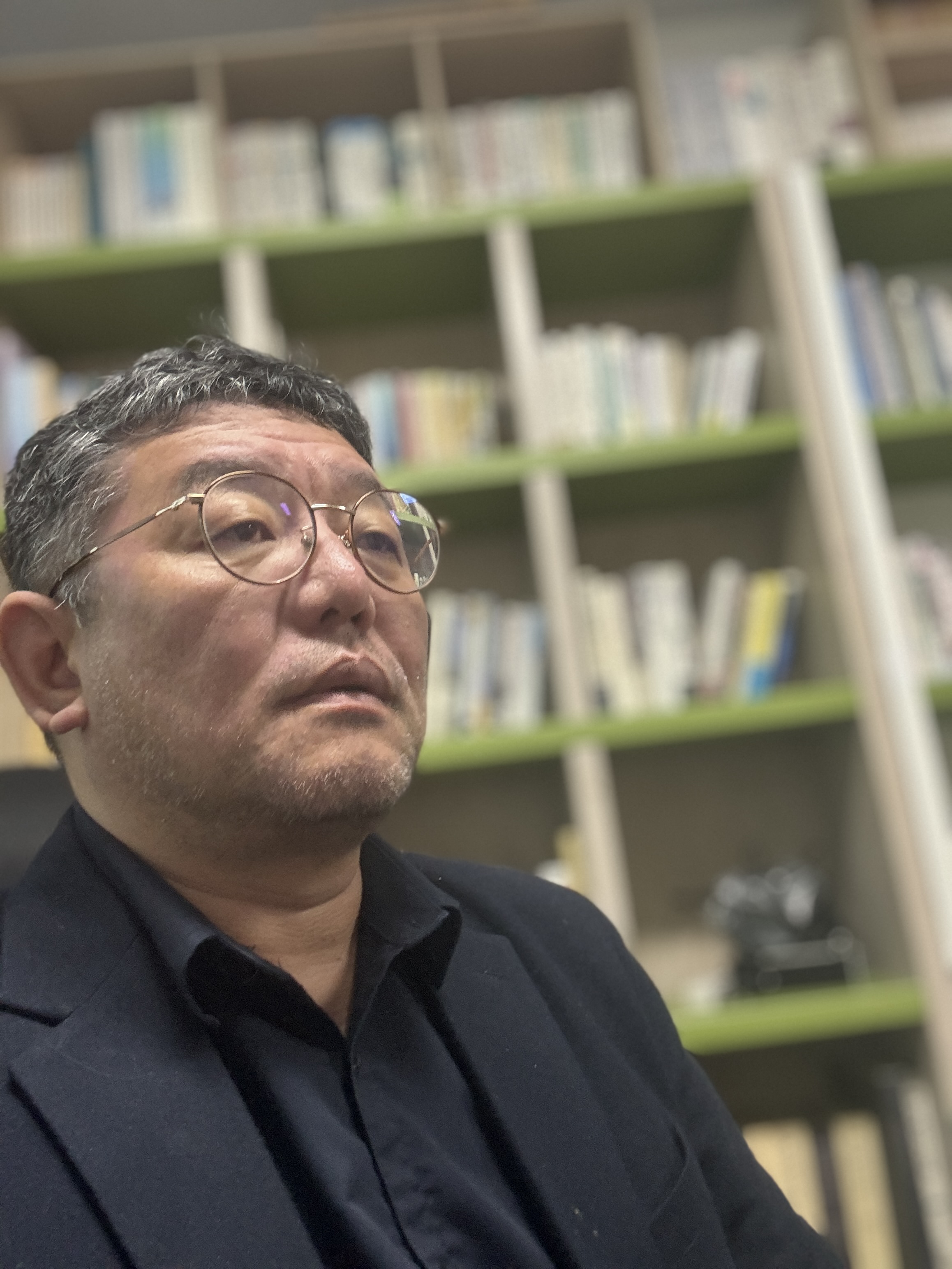 [Photo 2] Professor Takashi Machida