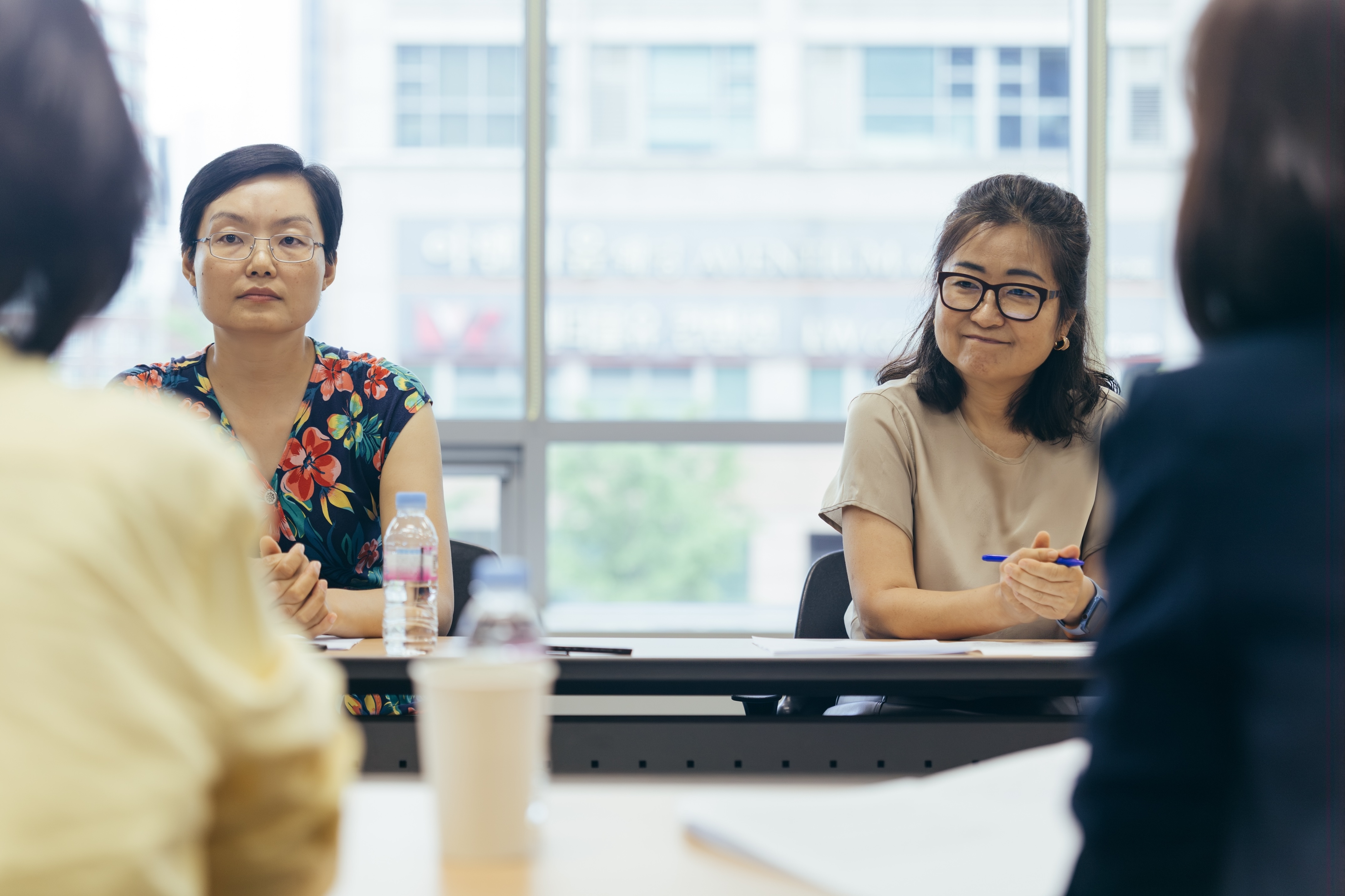 (Photo 1) Associate Professor Jing Williams (left) and Executive Director Phyllis Kim @popcon