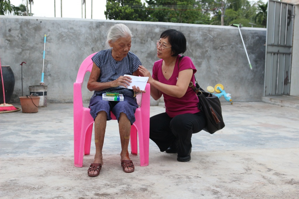 Professor Peipei Qiu visiting Peng Zhuying’s house in 2017 ⓒ Peipei Qiu