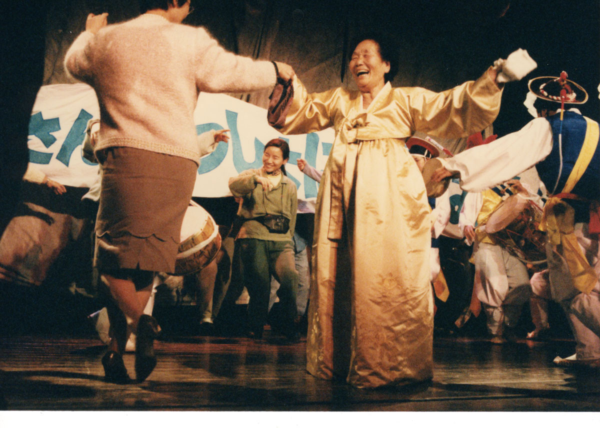 '다큐멘터리 나의 마음은 지지 않았다' 속 송신도 할머니 (사진 제공 : 안해룡)