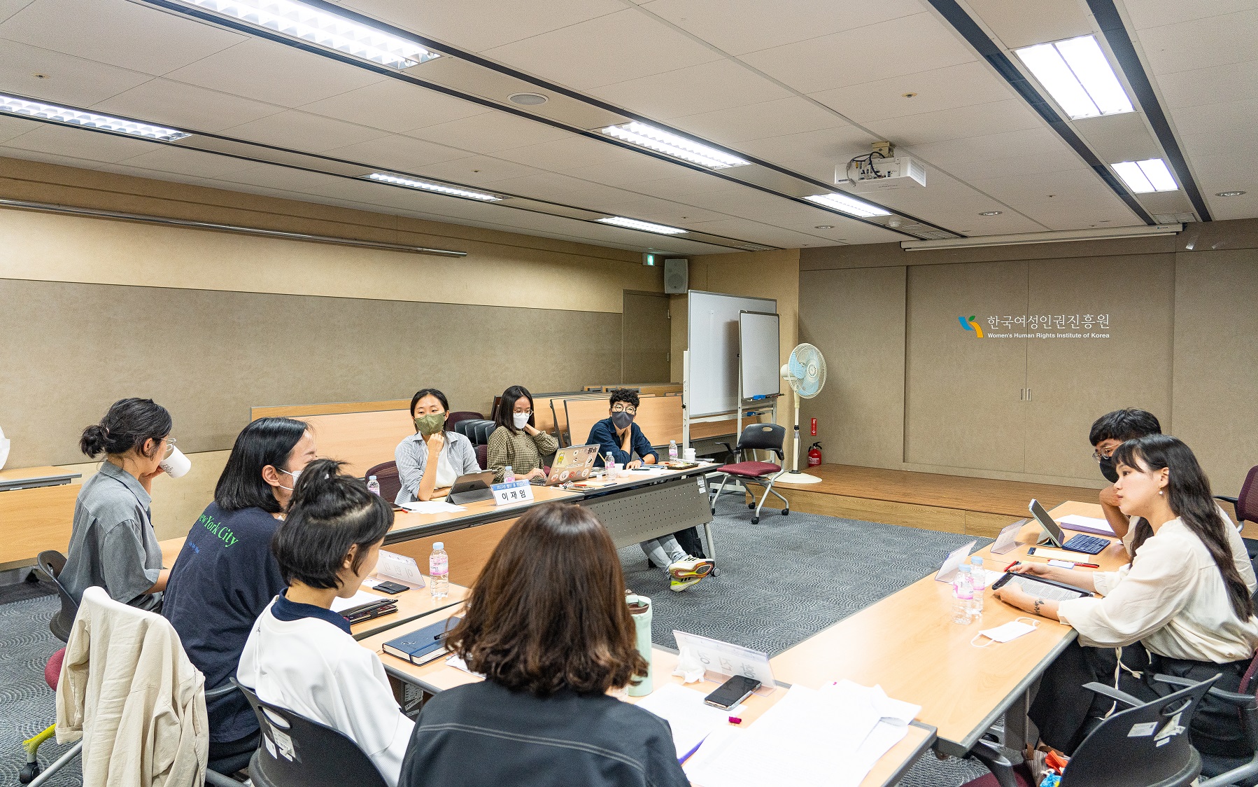 (왼쪽부터) 이재임, 장소정, 이헌미, 이안, 황진경, 이은진, 최성용 ⓒ오늘의 나
