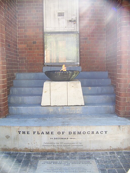 민주주의의 불꽃(Flame of Democracy) ⓒWikimedia Commons