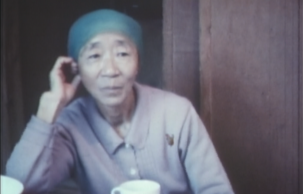 [사진 1] 1970년대 후반 배봉기의 모습. 영화 <오키나와의 할머니> (야마타니 데쓰오, 1979)의 한 장면이다.
